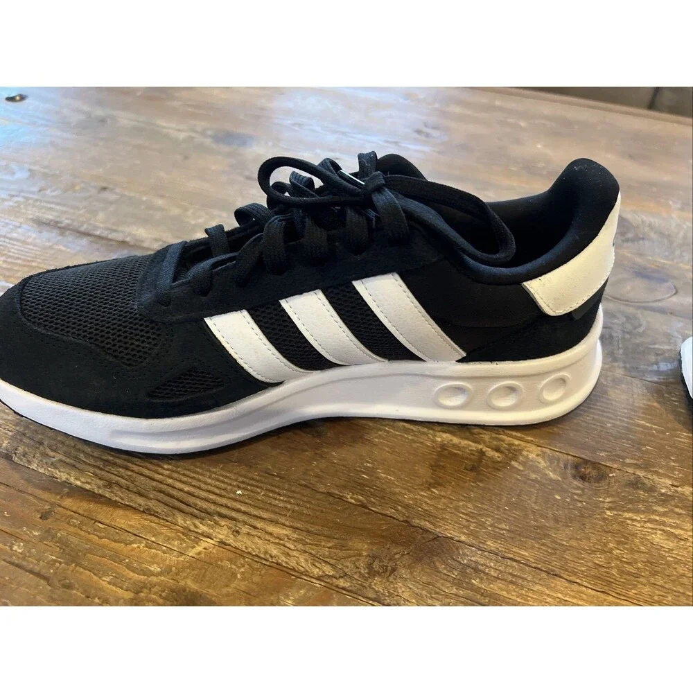 Adidas Men’s Athleisure Run 84 Sneaker Shoe Running Cloudfoam Size 9 New NO Box
